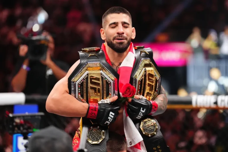 Ilia Topuria hace historia en la UFC 317