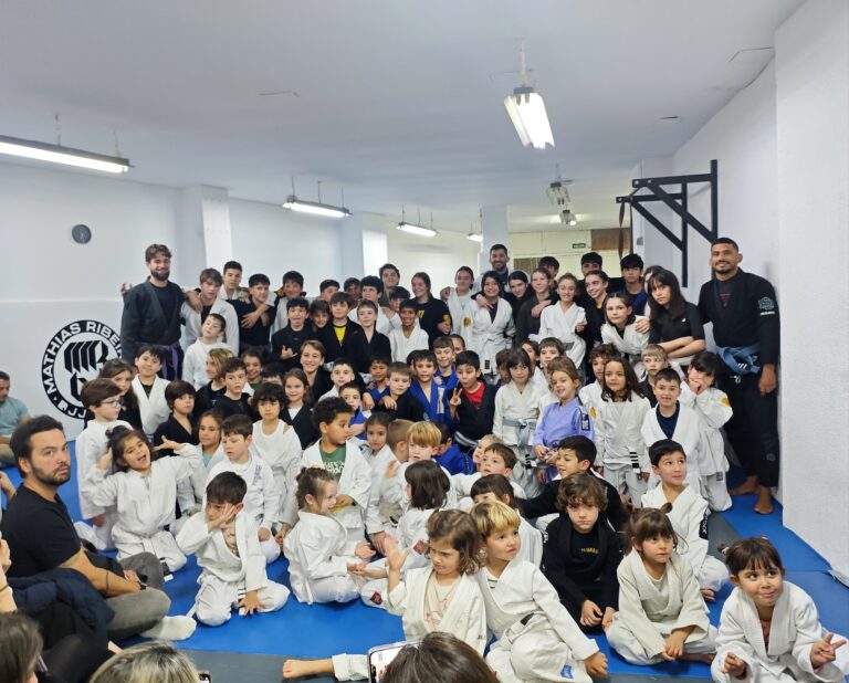 Graduación de Invierno 2025: Una nueva generación de cinturones avanza en Hortaleza